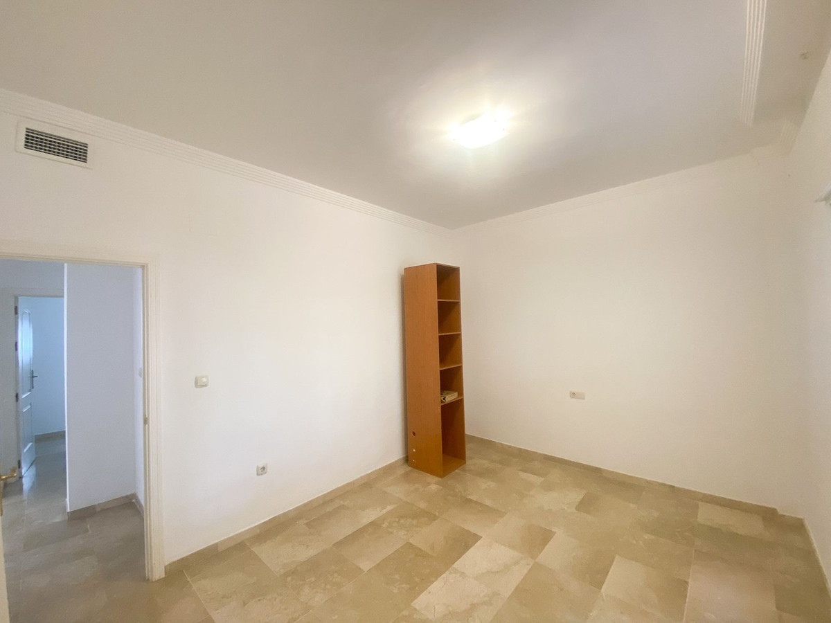 2 Bed Apartment for sale in Nueva Andalucía Costa Del Sol, Málaga, Spain
