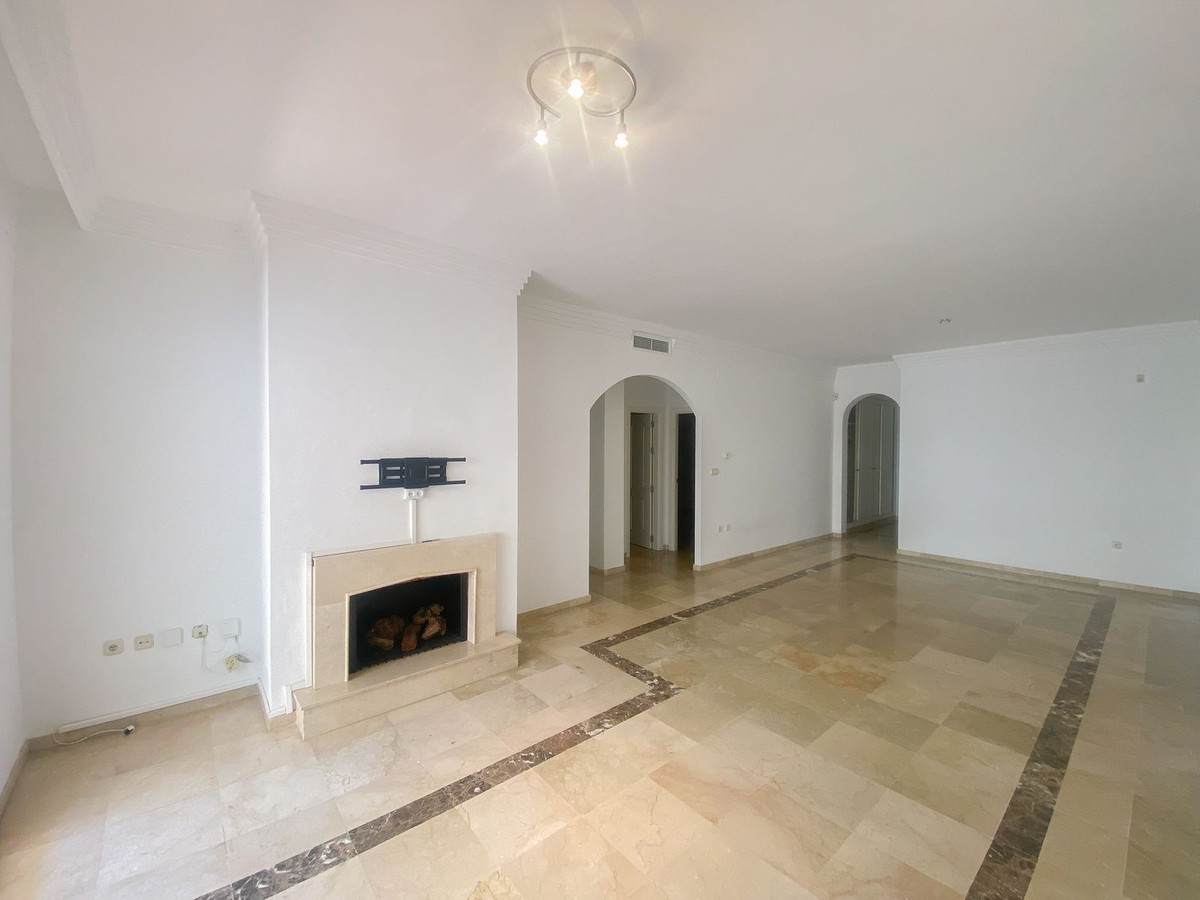 2 Bed Apartment for sale in Nueva Andalucía Costa Del Sol, Málaga, Spain