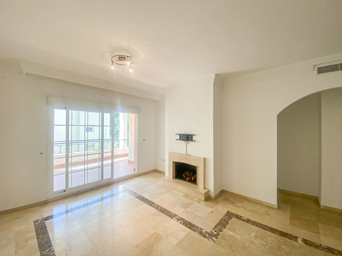 2 Bed Apartment for sale in Nueva Andalucía Costa Del Sol, Málaga, Spain