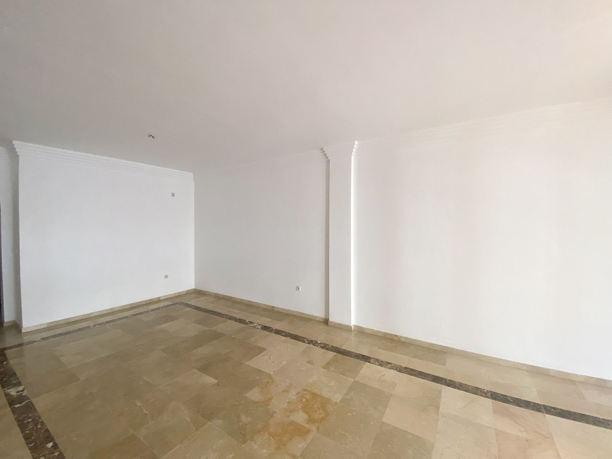 2 Bed Apartment for sale in Nueva Andalucía Costa Del Sol, Málaga, Spain