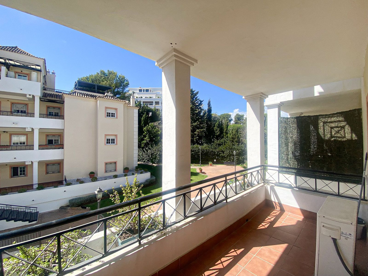2 Bed Apartment for sale in Nueva Andalucía Costa Del Sol, Málaga, Spain