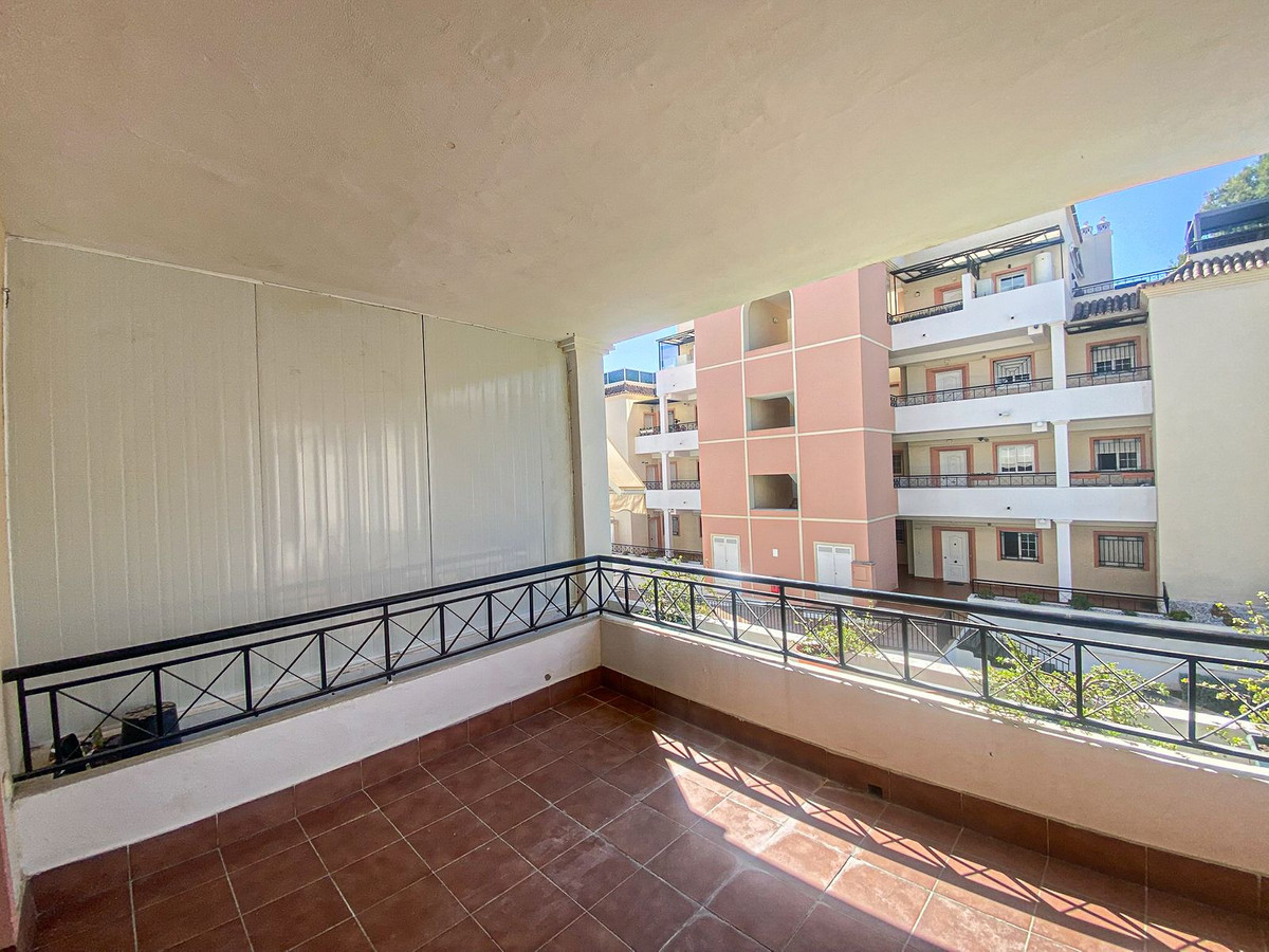 2 Bed Apartment for sale in Nueva Andalucía Costa Del Sol, Málaga, Spain