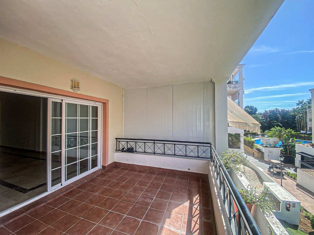 2 Bed Apartment for sale in Nueva Andalucía Costa Del Sol, Málaga, Spain