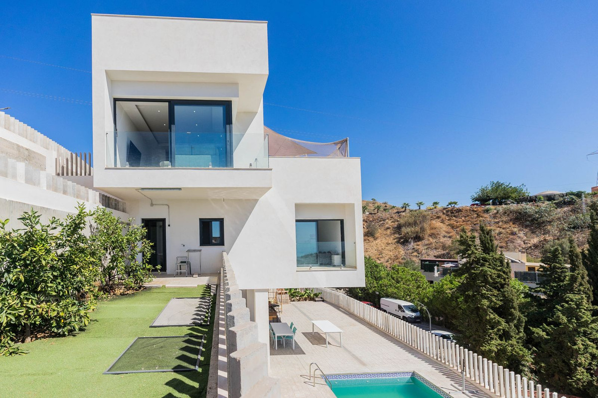 5 Bed Townhouse for sale in Chilches Costa Del Sol East, Málaga, Spain