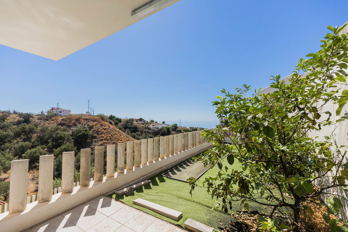 5 Bed Townhouse for sale in Chilches Costa Del Sol East, Málaga, Spain