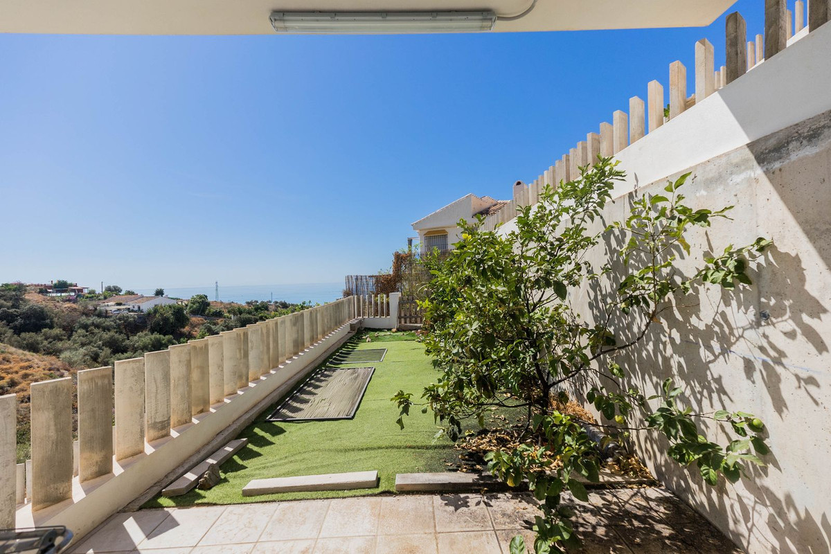 5 Bed Townhouse for sale in Chilches Costa Del Sol East, Málaga, Spain