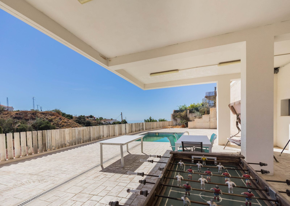 5 Bed Townhouse for sale in Chilches Costa Del Sol East, Málaga, Spain