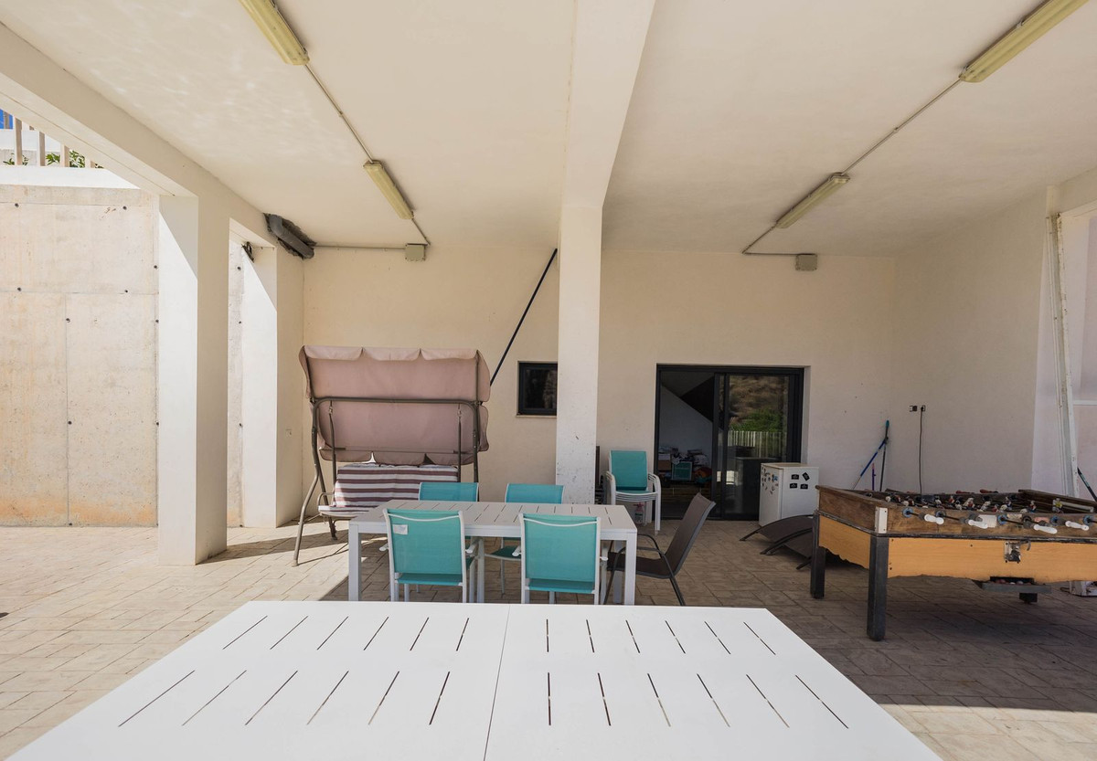 5 Bed Townhouse for sale in Chilches Costa Del Sol East, Málaga, Spain