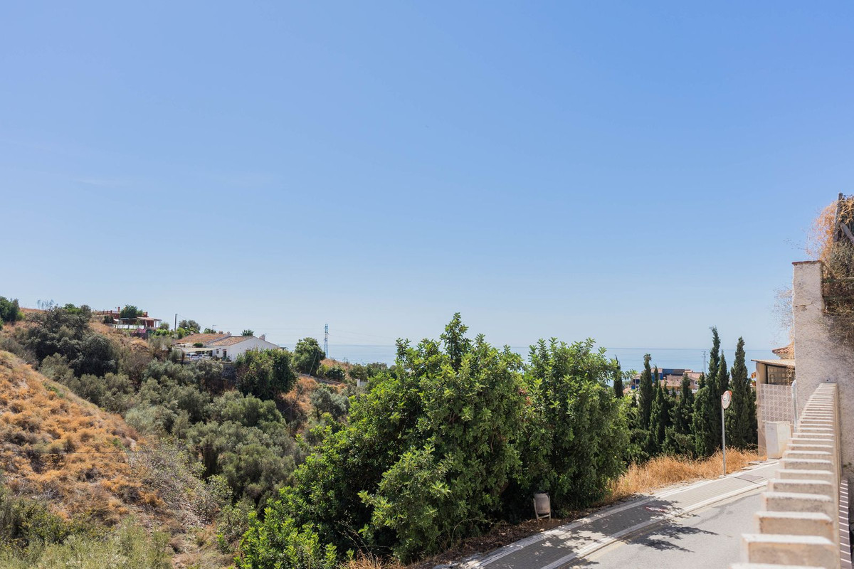 5 Bed Townhouse for sale in Chilches Costa Del Sol East, Málaga, Spain