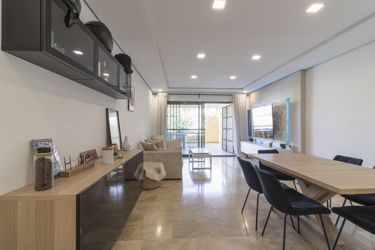 Se vende Apartamento Planta Media de 2 dormitorios en Costa Del Sol, Málaga, España
