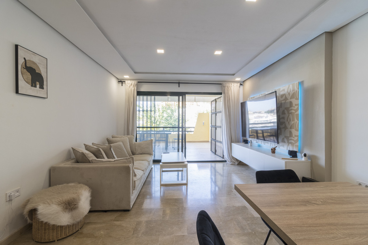 Se vende Apartamento Planta Media de 2 dormitorios en Costa Del Sol, Málaga, España