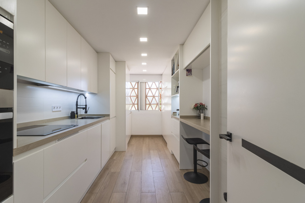 Se vende Apartamento Planta Media de 2 dormitorios en Costa Del Sol, Málaga, España