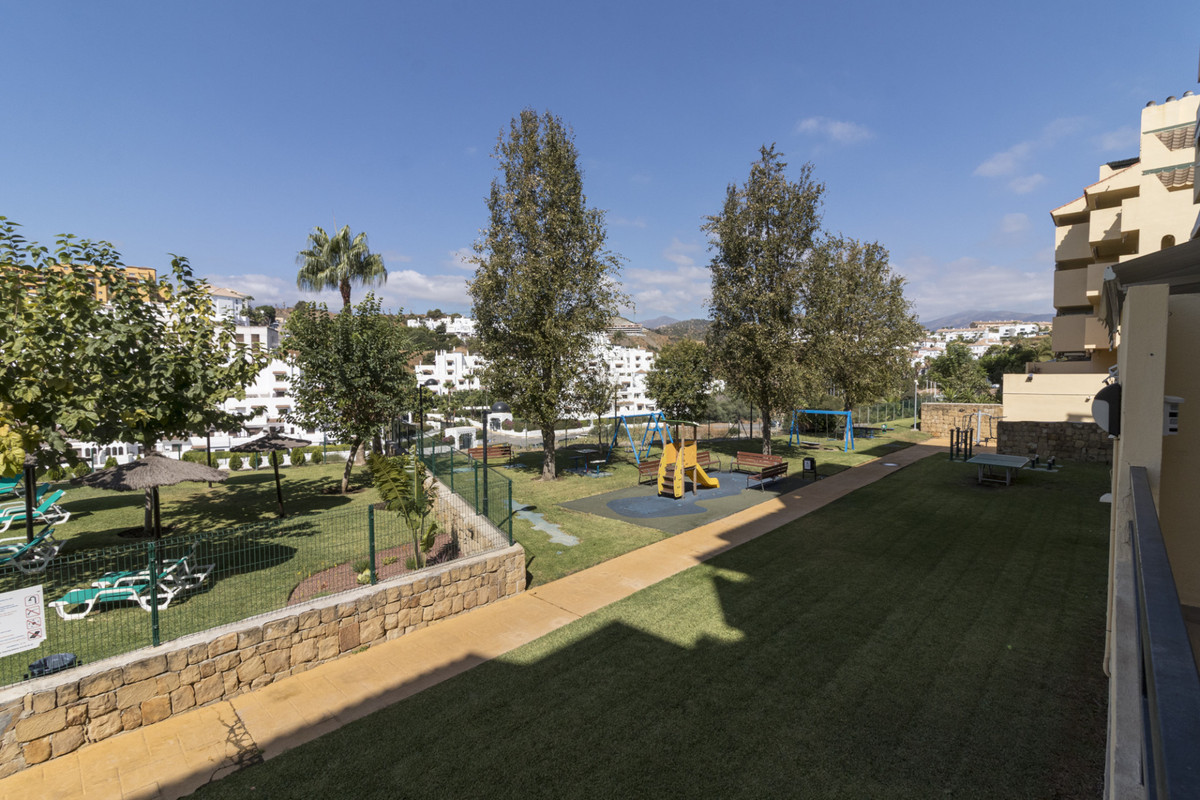 Se vende Apartamento Planta Media de 2 dormitorios en Costa Del Sol, Málaga, España