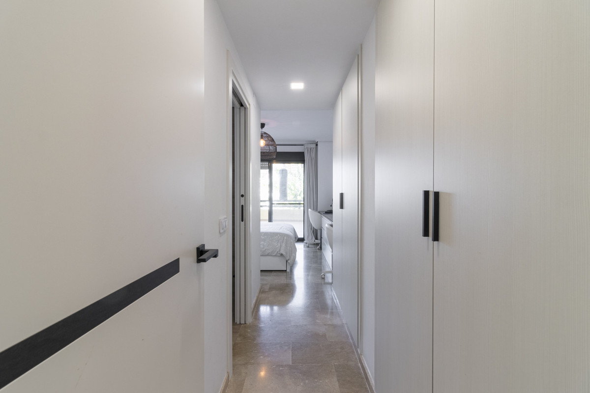 Se vende Apartamento Planta Media de 2 dormitorios en Costa Del Sol, Málaga, España