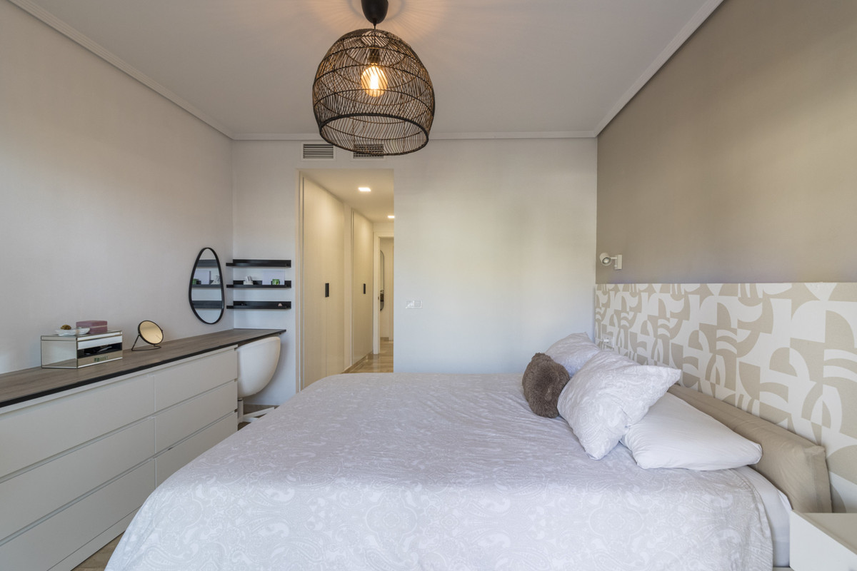 Se vende Apartamento Planta Media de 2 dormitorios en Costa Del Sol, Málaga, España