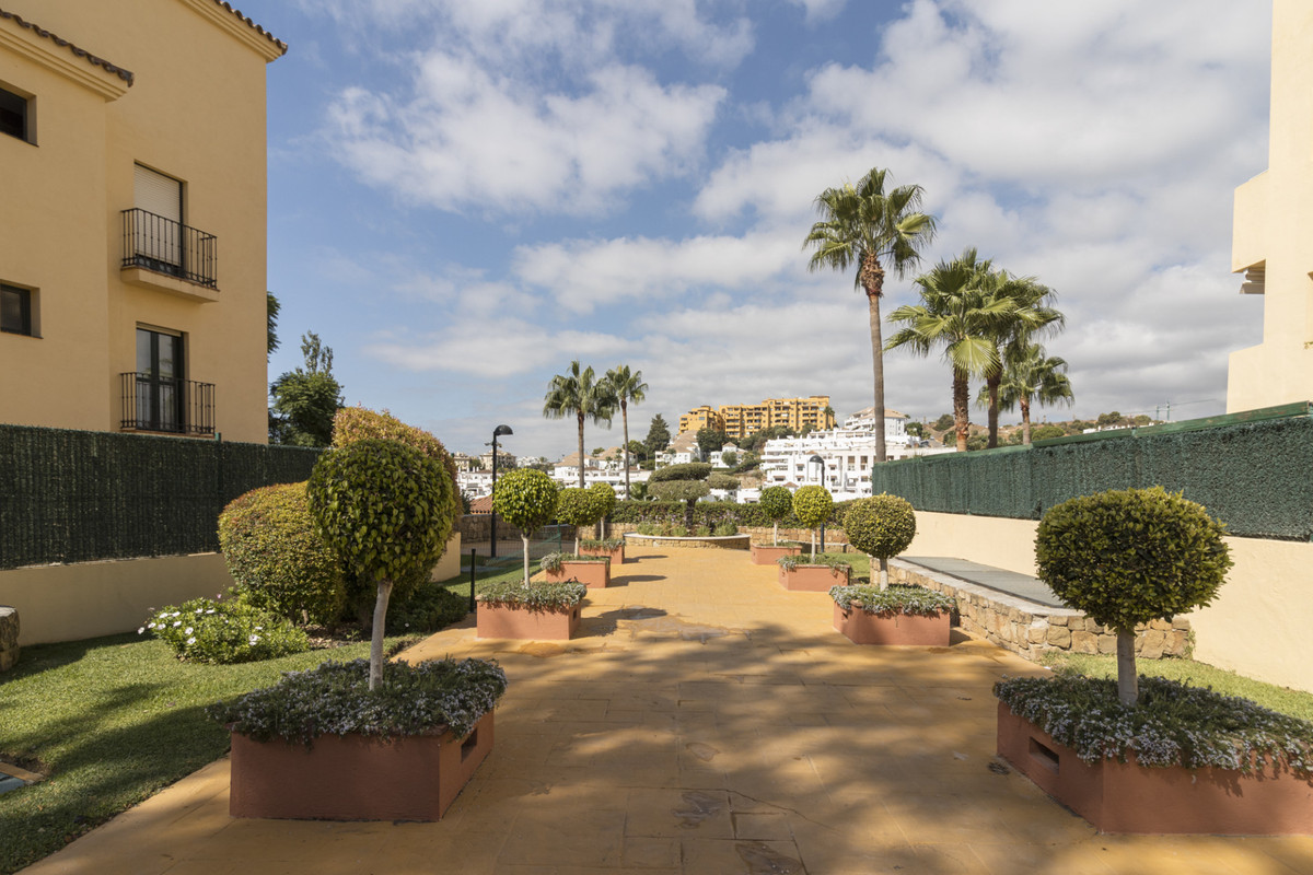 Se vende Apartamento Planta Media de 2 dormitorios en Costa Del Sol, Málaga, España
