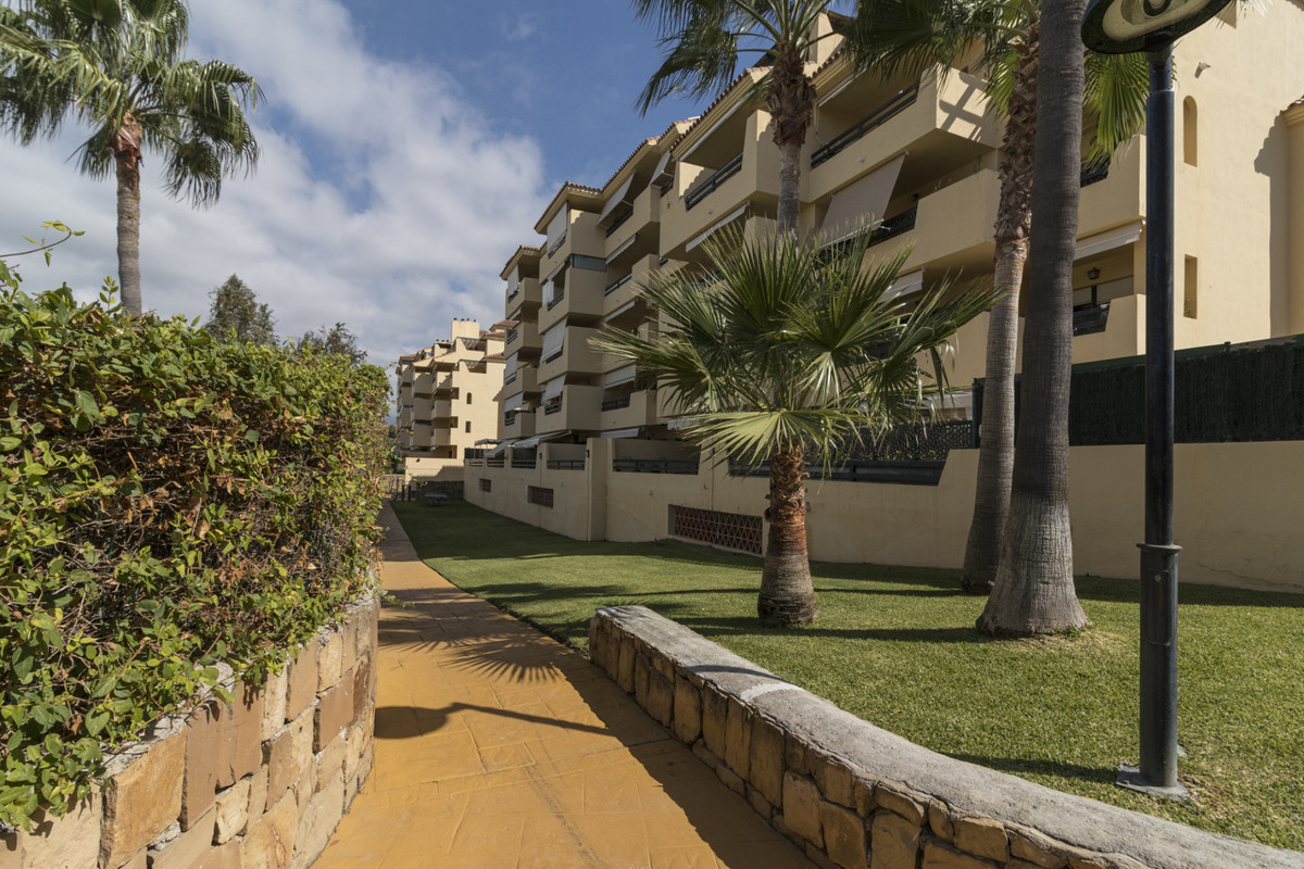Se vende Apartamento Planta Media de 2 dormitorios en Costa Del Sol, Málaga, España