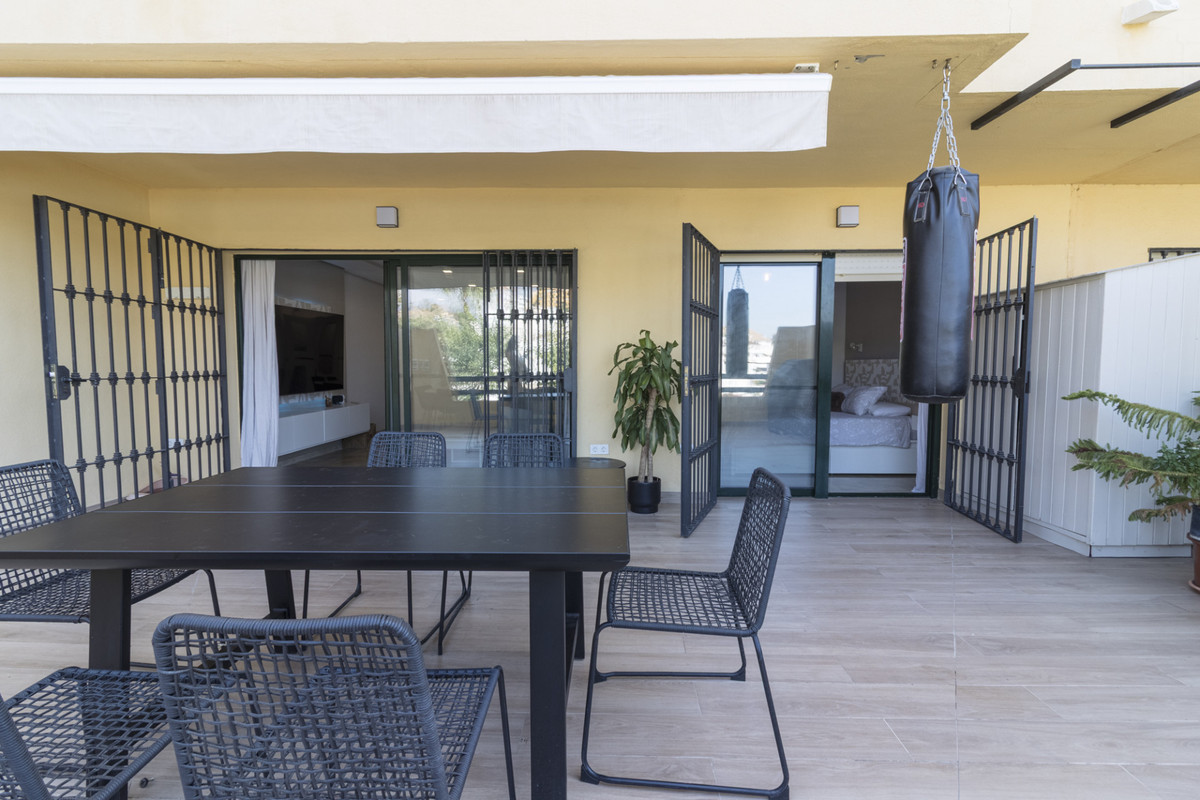 Se vende Apartamento Planta Media de 2 dormitorios en Costa Del Sol, Málaga, España