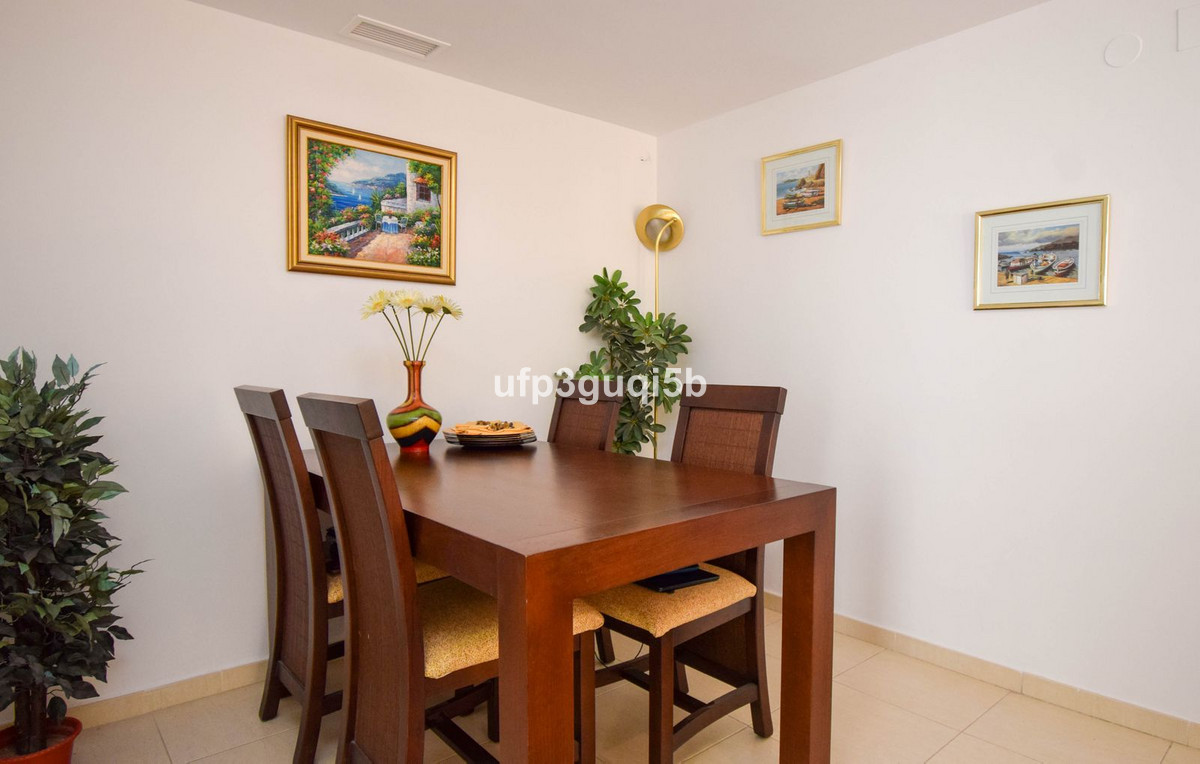 Se vende Apartamento en Planta Última de 2 dormitorios en Costa Del Sol, Málaga, España