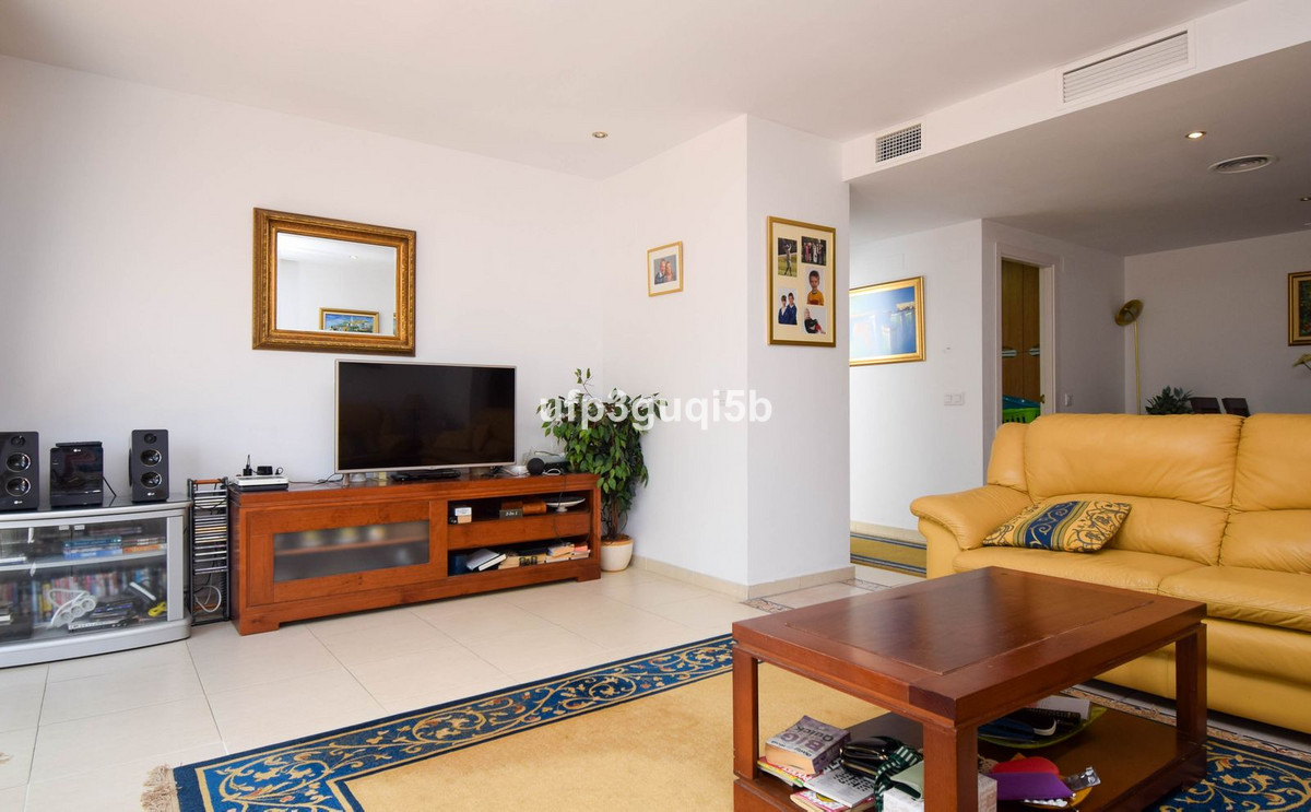 Se vende Apartamento en Planta Última de 2 dormitorios en Costa Del Sol, Málaga, España