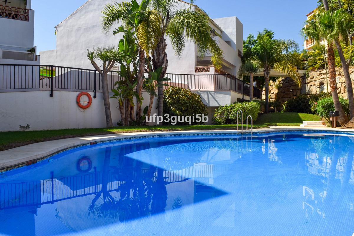 Se vende Apartamento en Planta Última de 2 dormitorios en Costa Del Sol, Málaga, España