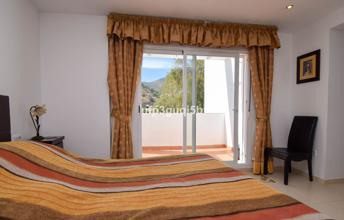 Se vende Apartamento en Planta Última de 2 dormitorios en Costa Del Sol, Málaga, España
