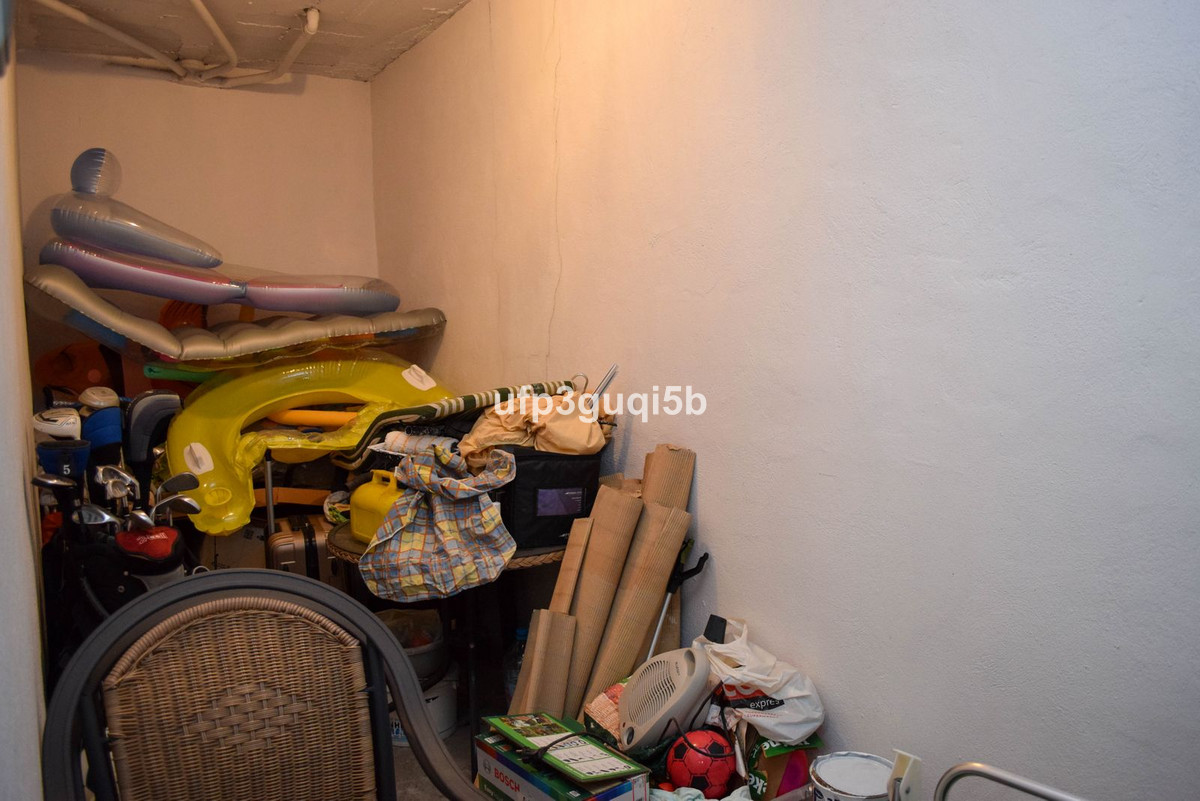Se vende Apartamento en Planta Última de 2 dormitorios en Costa Del Sol, Málaga, España