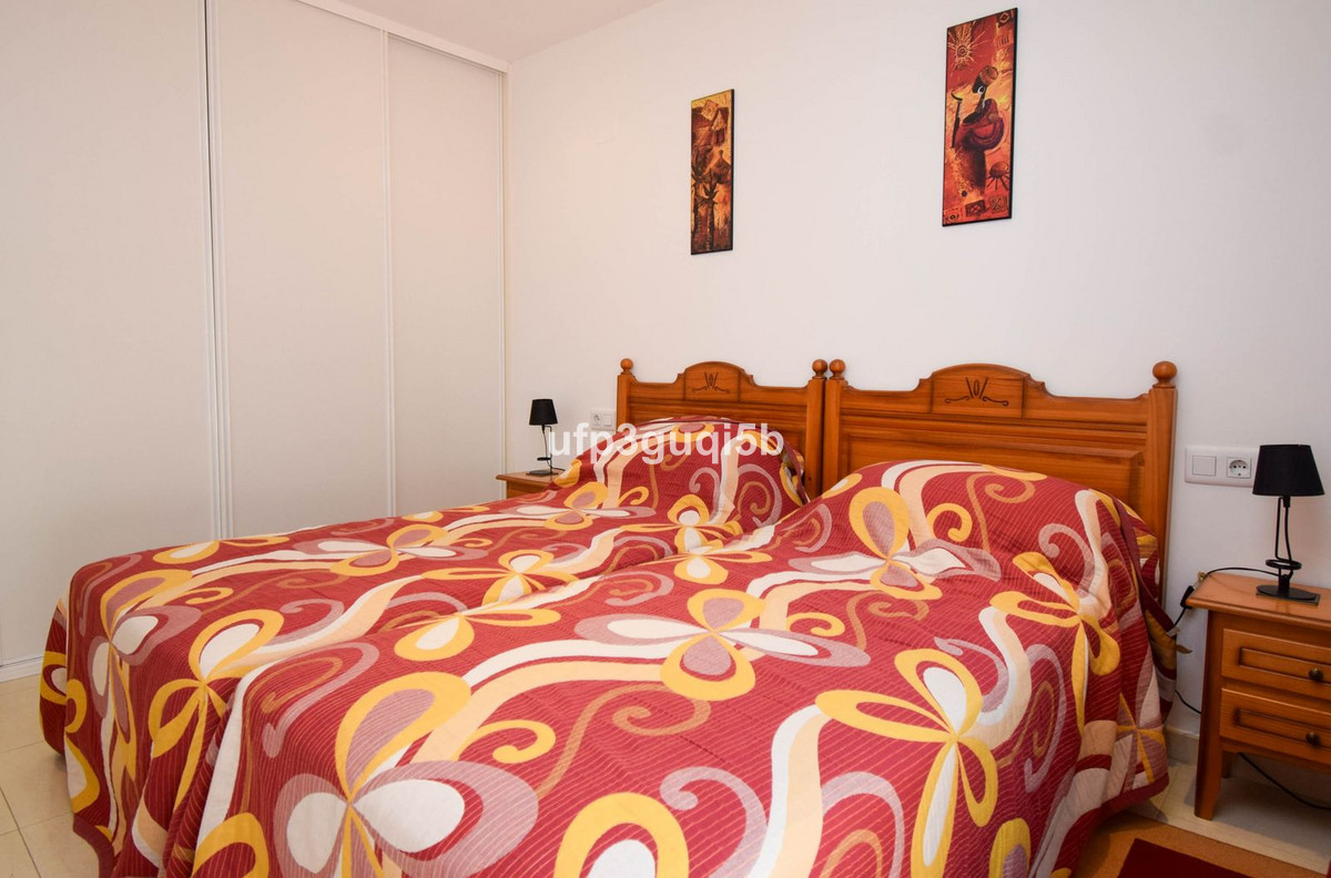 Se vende Apartamento en Planta Última de 2 dormitorios en Costa Del Sol, Málaga, España