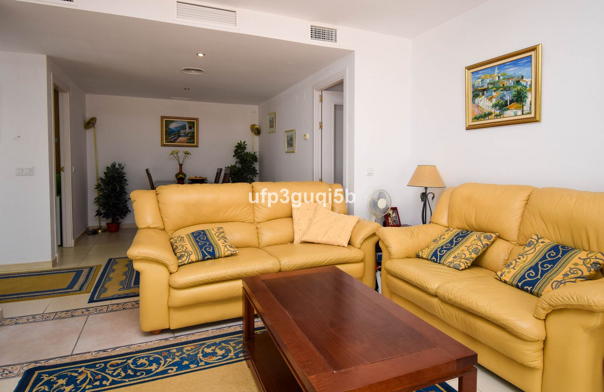Se vende Apartamento en Planta Última de 2 dormitorios en Costa Del Sol, Málaga, España