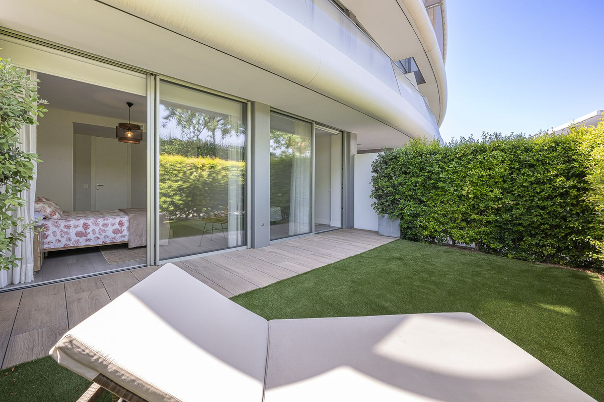 2 Bed Apartment for sale in Estepona Costa Del Sol, Málaga, Spain