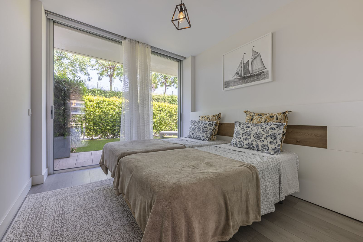 2 Bed Apartment for sale in Estepona Costa Del Sol, Málaga, Spain