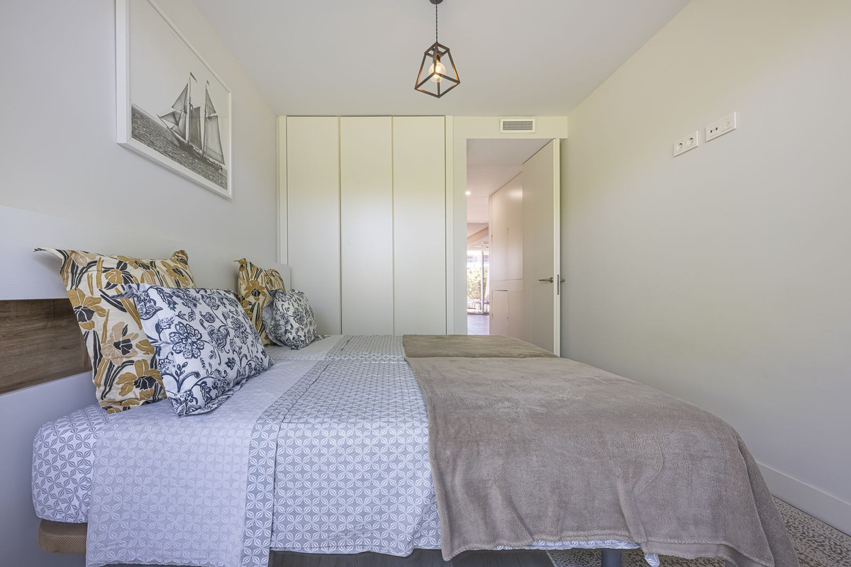 2 Bed Apartment for sale in Estepona Costa Del Sol, Málaga, Spain