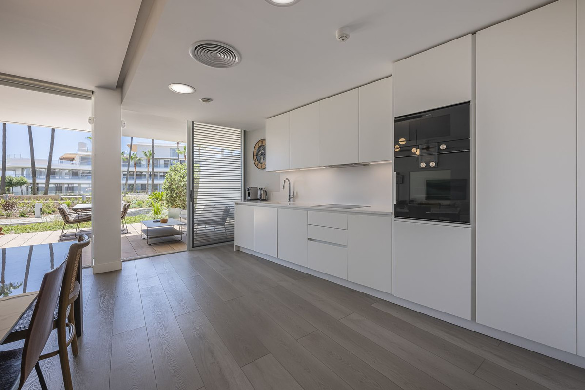 2 Bed Apartment for sale in Estepona Costa Del Sol, Málaga, Spain