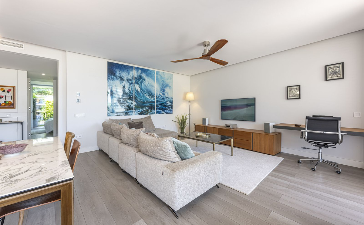 2 Bed Apartment for sale in Estepona Costa Del Sol, Málaga, Spain