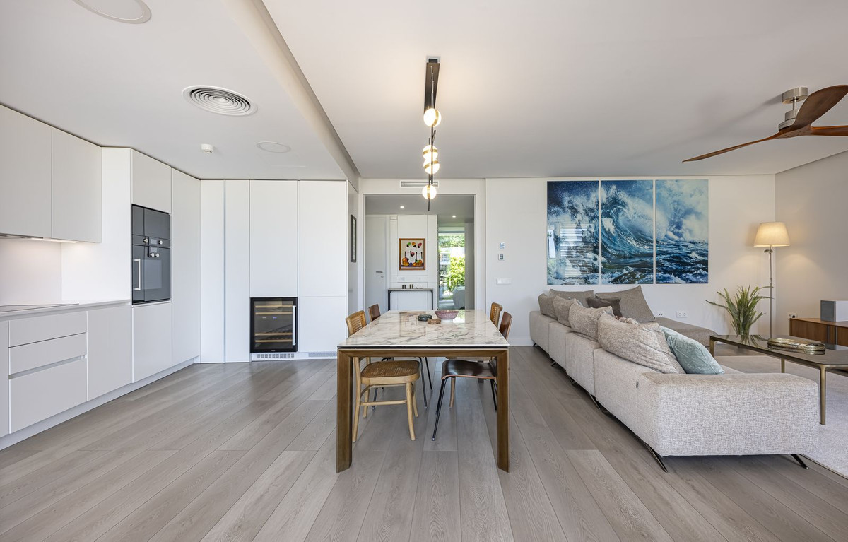 2 Bed Apartment for sale in Estepona Costa Del Sol, Málaga, Spain