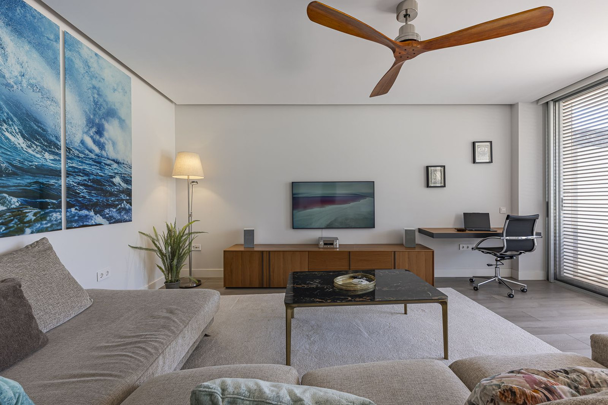 2 Bed Apartment for sale in Estepona Costa Del Sol, Málaga, Spain