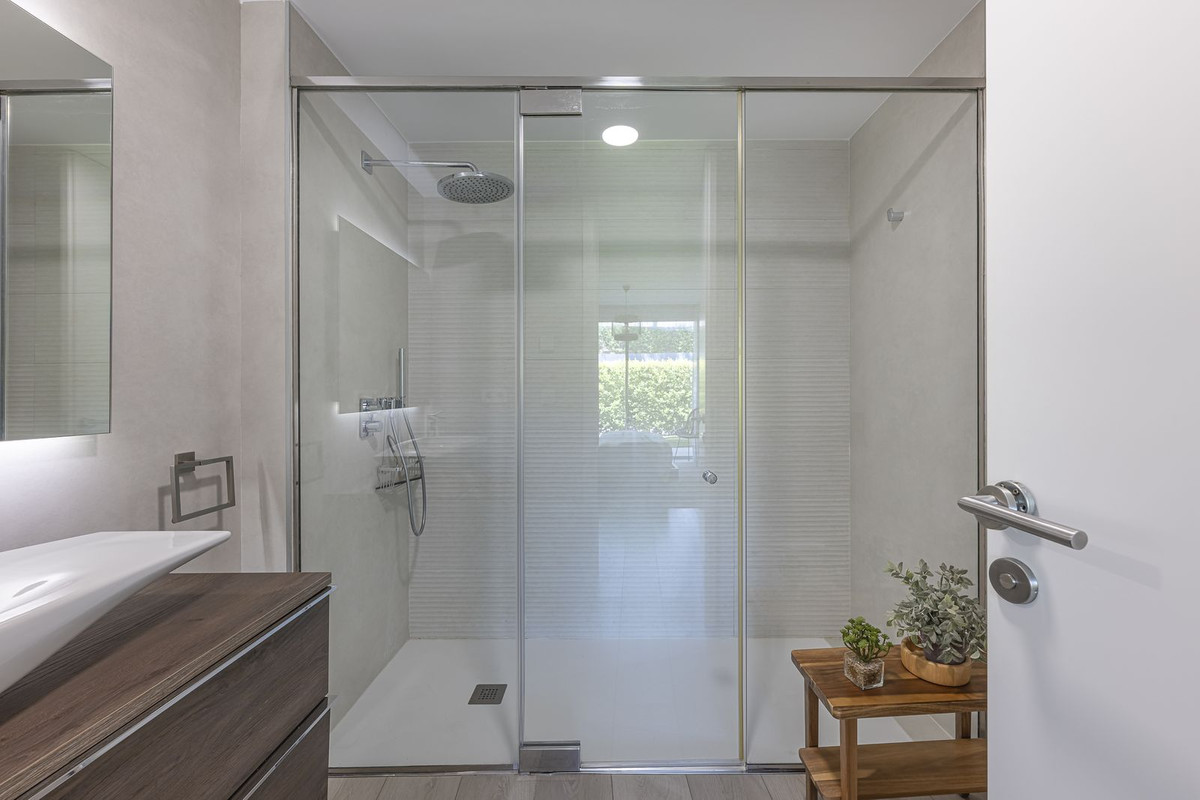 2 Bed Apartment for sale in Estepona Costa Del Sol, Málaga, Spain