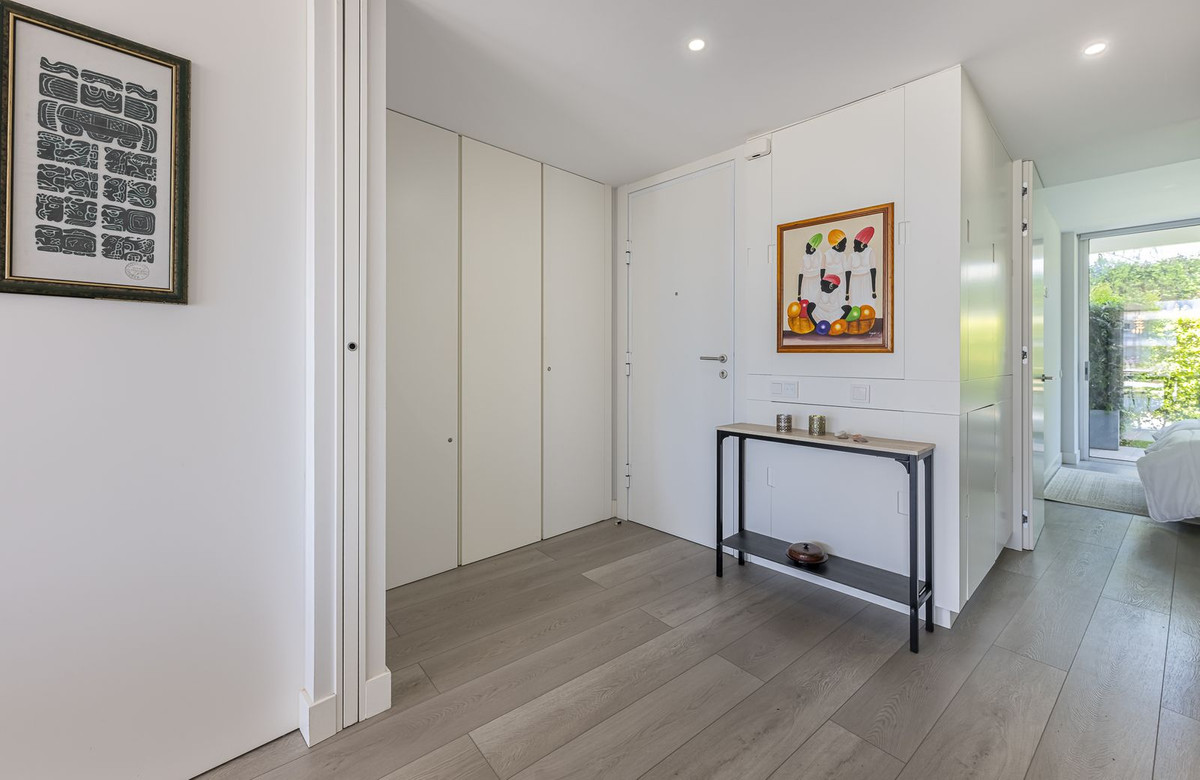 2 Bed Apartment for sale in Estepona Costa Del Sol, Málaga, Spain