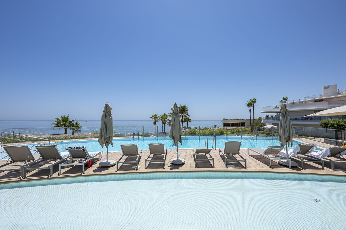 2 Bed Apartment for sale in Estepona Costa Del Sol, Málaga, Spain