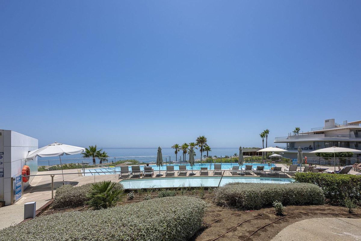 2 Bed Apartment for sale in Estepona Costa Del Sol, Málaga, Spain