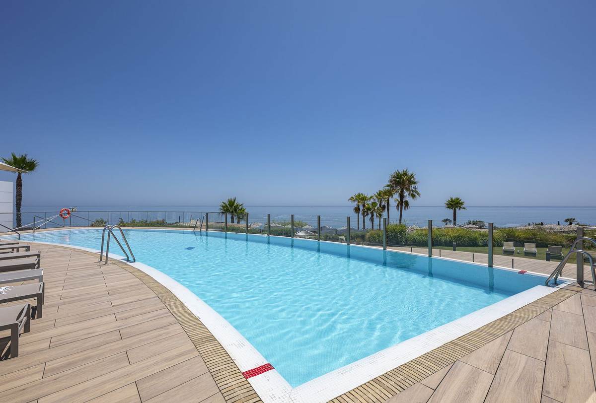 2 Bed Apartment for sale in Estepona Costa Del Sol, Málaga, Spain