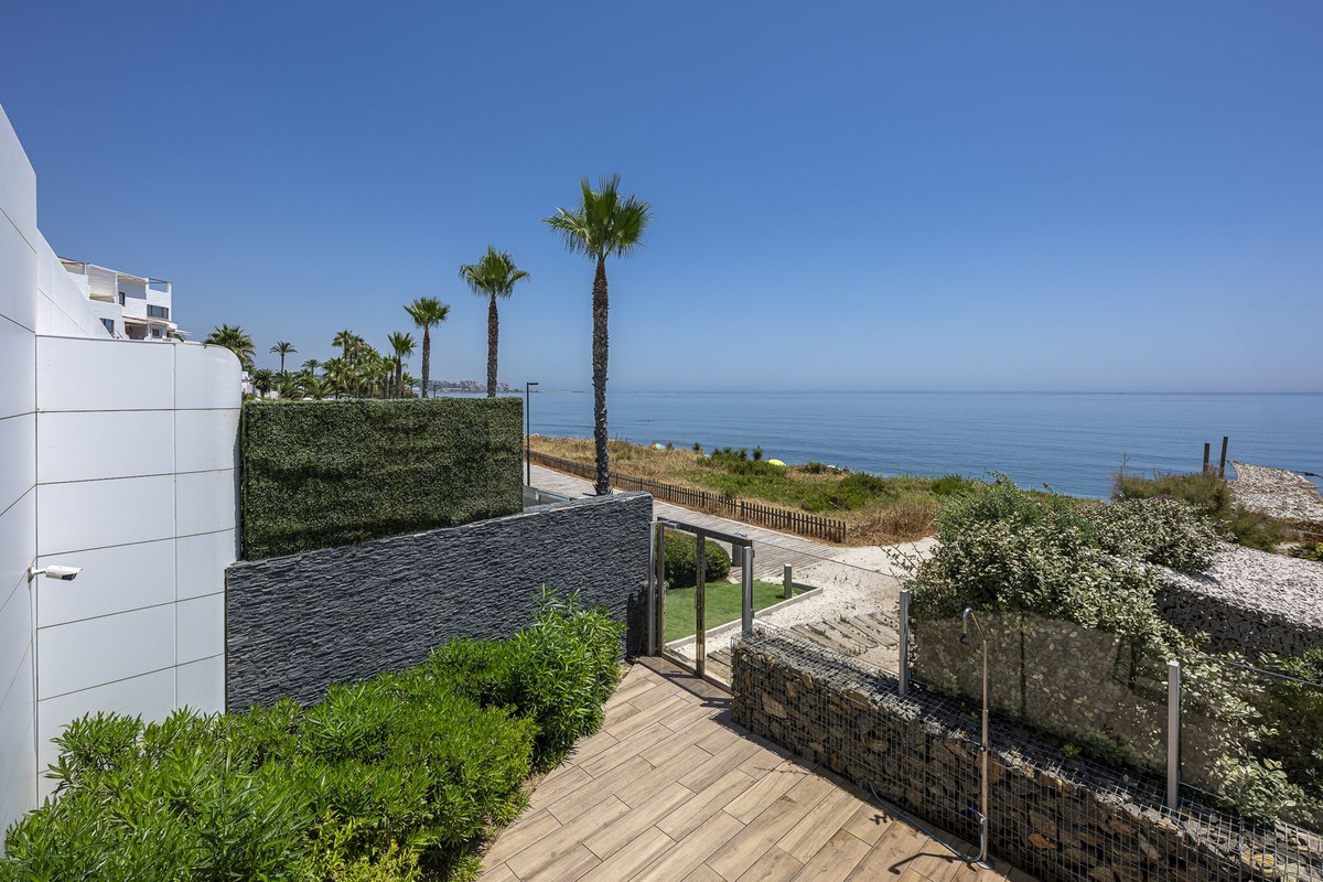 2 Bed Apartment for sale in Estepona Costa Del Sol, Málaga, Spain