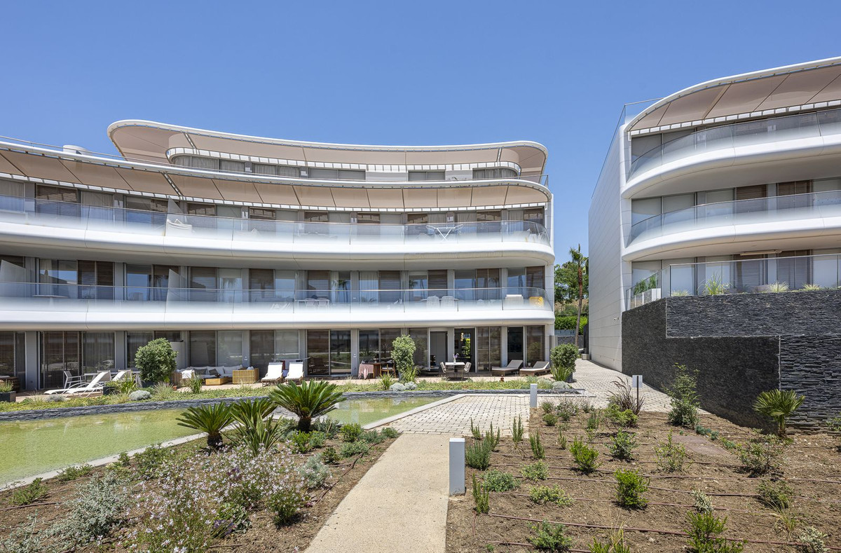2 Bed Apartment for sale in Estepona Costa Del Sol, Málaga, Spain