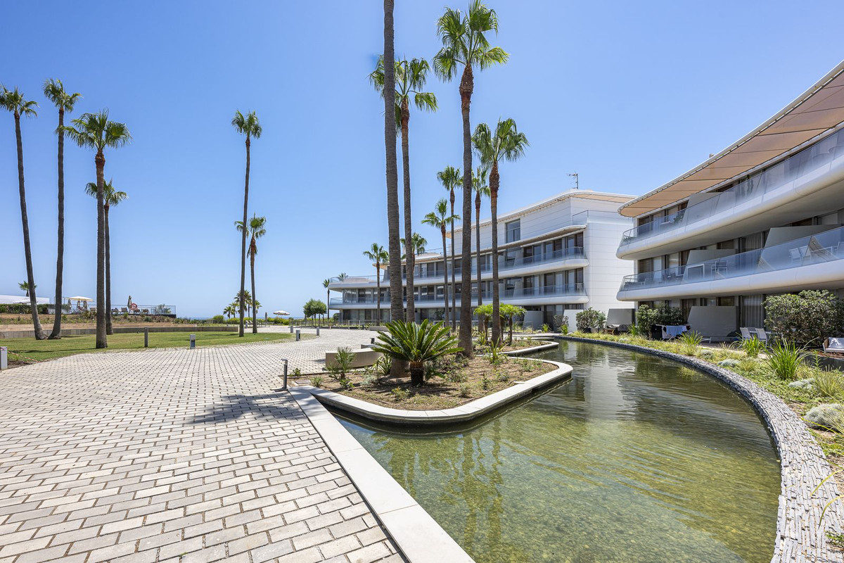 2 Bed Apartment for sale in Estepona Costa Del Sol, Málaga, Spain