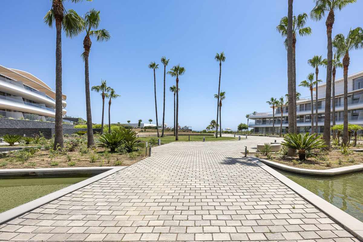 2 Bed Apartment for sale in Estepona Costa Del Sol, Málaga, Spain