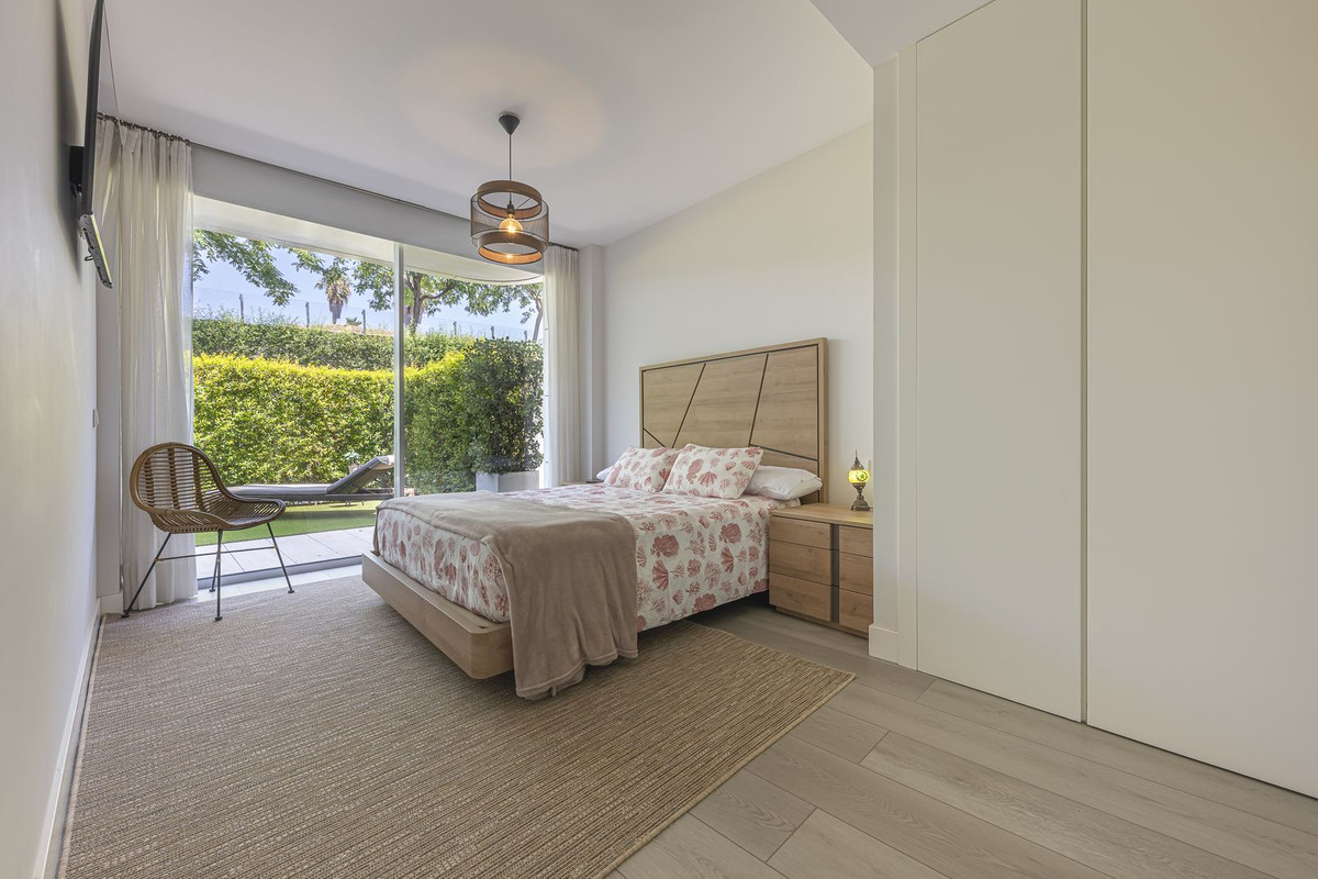 2 Bed Apartment for sale in Estepona Costa Del Sol, Málaga, Spain