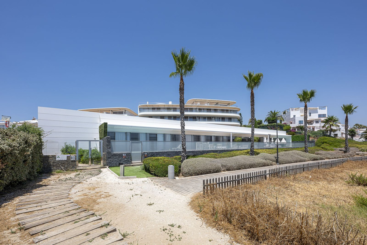 2 Bed Apartment for sale in Estepona Costa Del Sol, Málaga, Spain