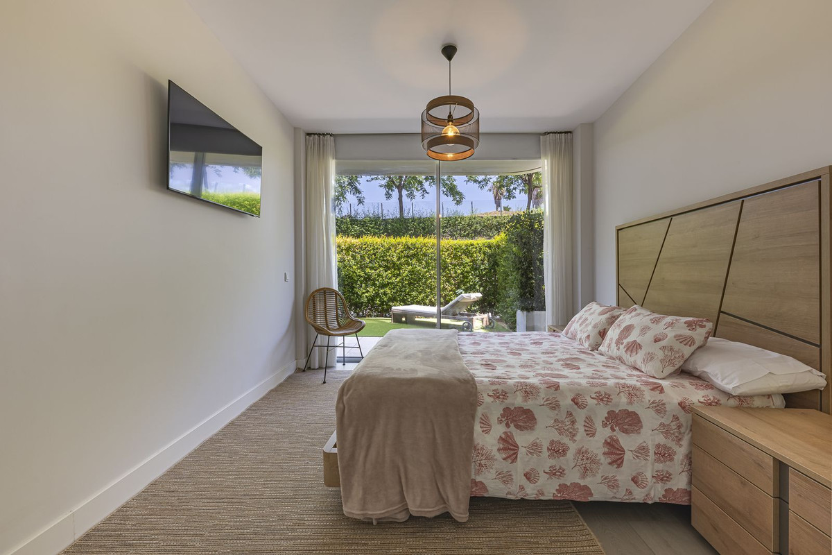 2 Bed Apartment for sale in Estepona Costa Del Sol, Málaga, Spain