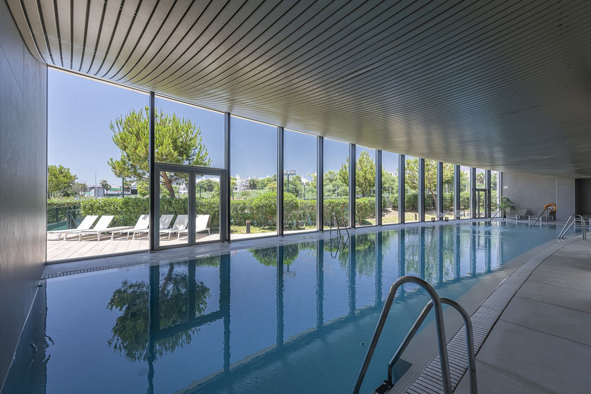 2 Bed Apartment for sale in Estepona Costa Del Sol, Málaga, Spain