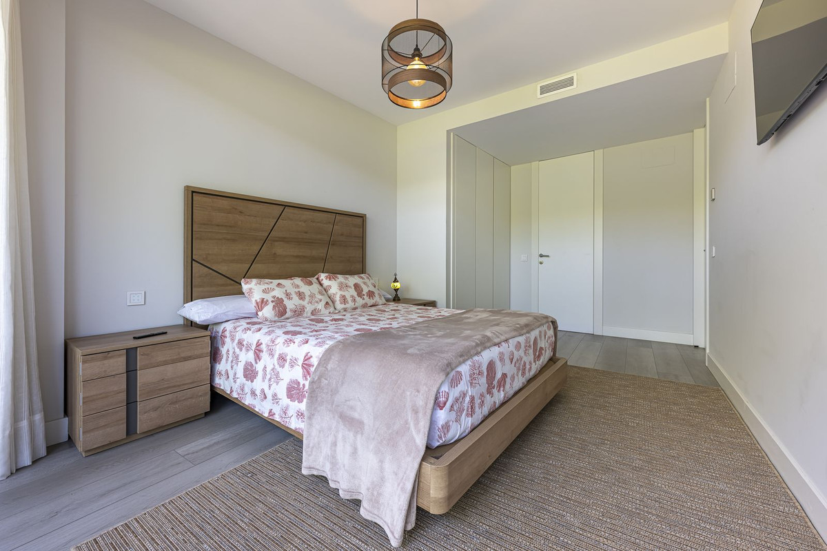 2 Bed Apartment for sale in Estepona Costa Del Sol, Málaga, Spain